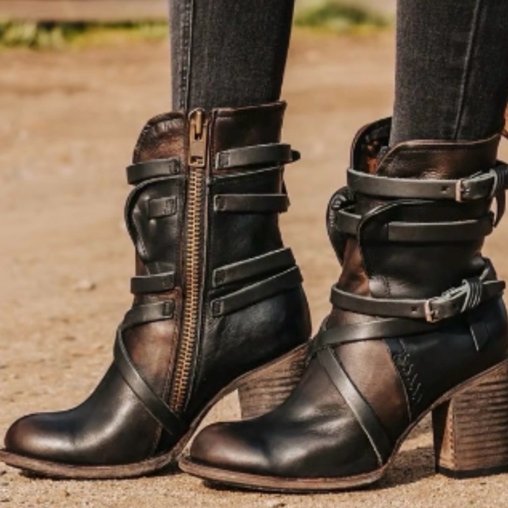 FREEBIRD Baker Mid Calf Black Boots like new Size 7